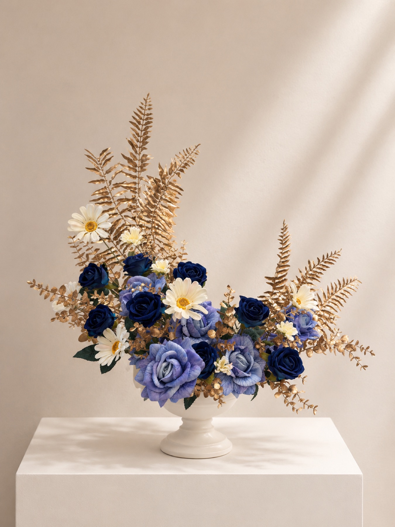 靛藍金葉花藝作品